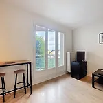 Studio 2 personnes avec parking et balcon Proudhon